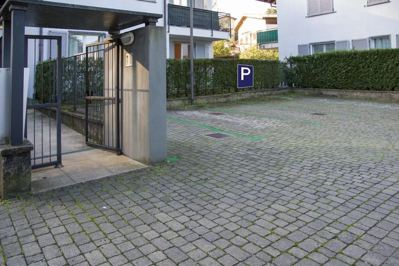 Appartamento con giardino e parcheggio privato Bellagio 0*,