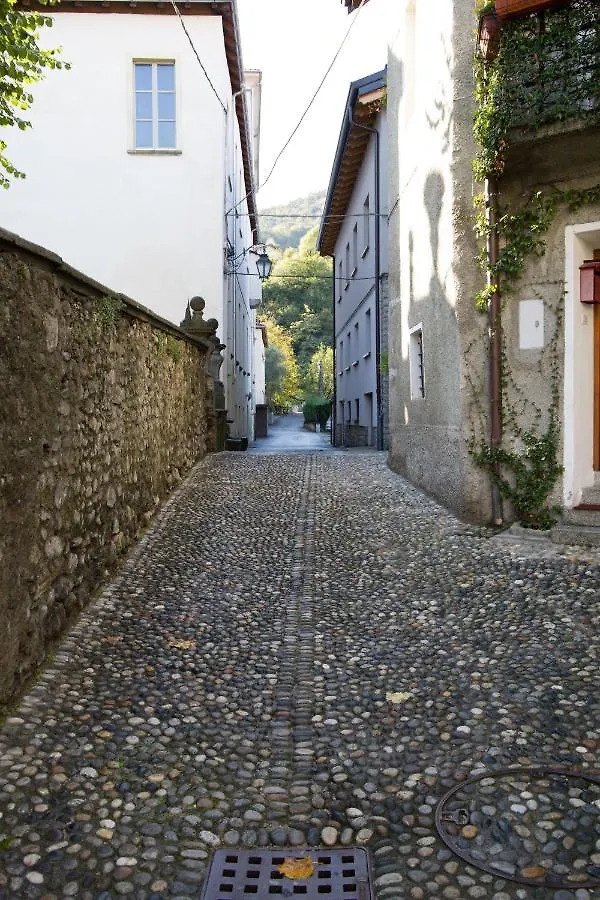 Appartamento con giardino e parcheggio privato Bellagio 0*,
