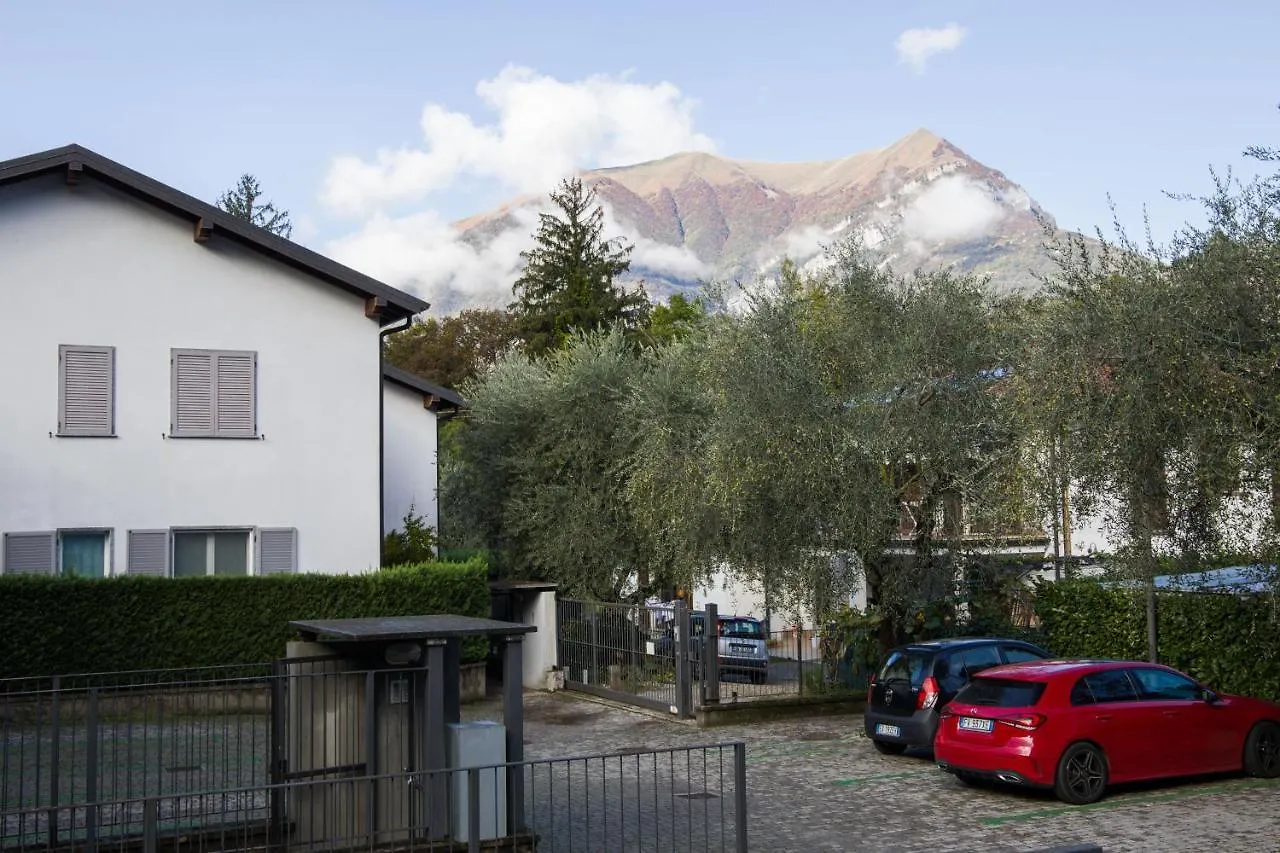 Appartamento con giardino e parcheggio privato Bellagio 0*,